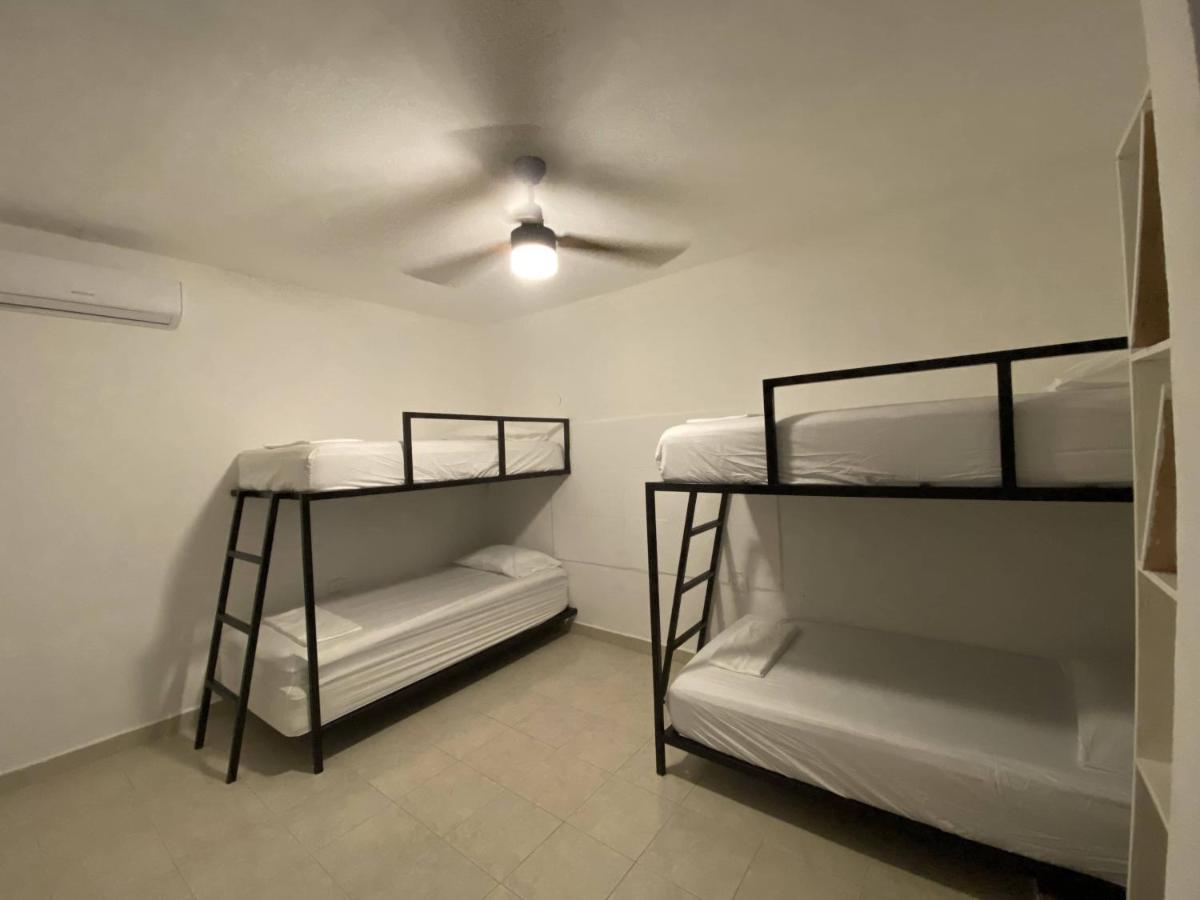 The Hostal Inn Плая дел Кармен Екстериор снимка
