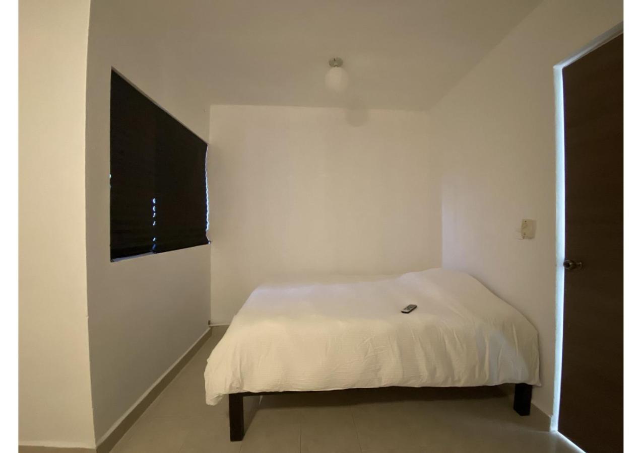 The Hostal Inn Плая дел Кармен Екстериор снимка