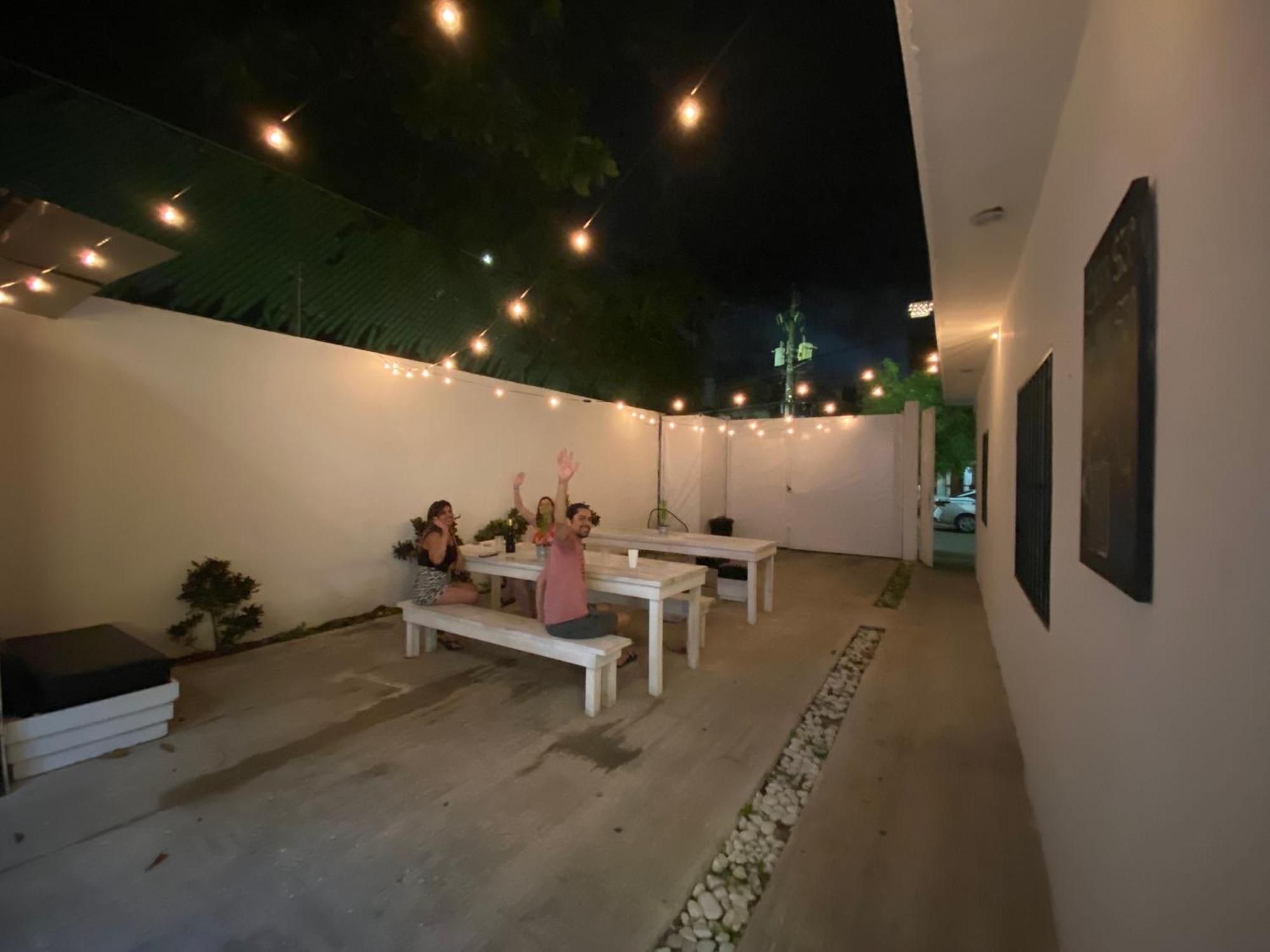 The Hostal Inn Плая дел Кармен Екстериор снимка